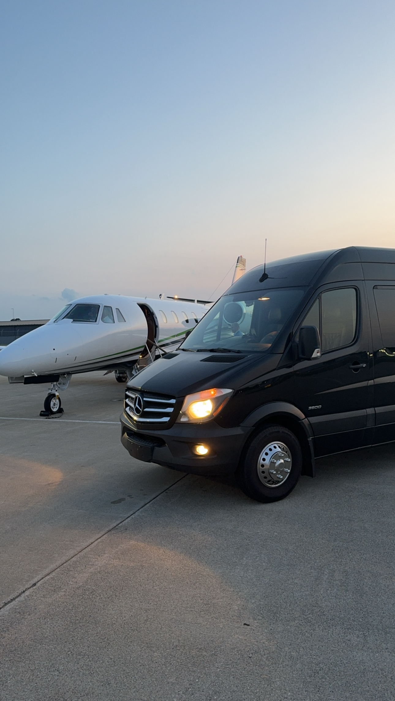 Hourly luxury transportation